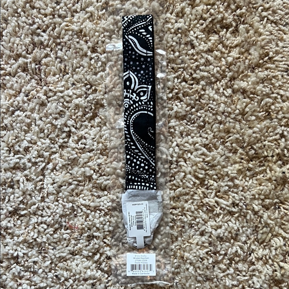 BNWT Vera Bradley Stellar Paisley Wristlet Keychain